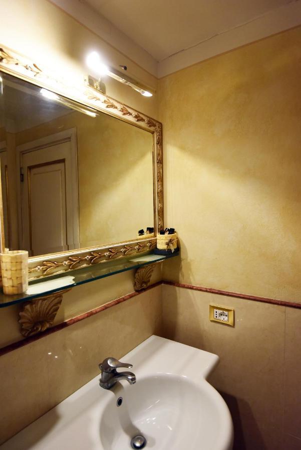 Italian Experience-Suite Medici Loft 8 Florencia Exterior foto